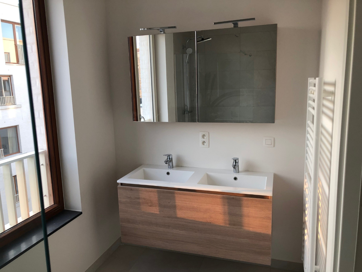 Luxueus wonen met unieke skyline én zicht op 't water. 