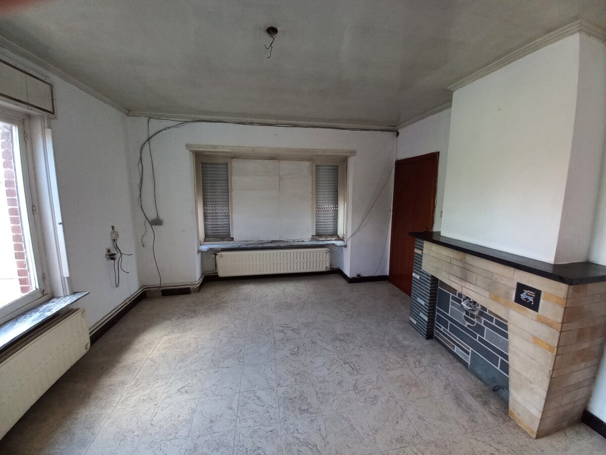 Degelijke, goed gelegen woning. 