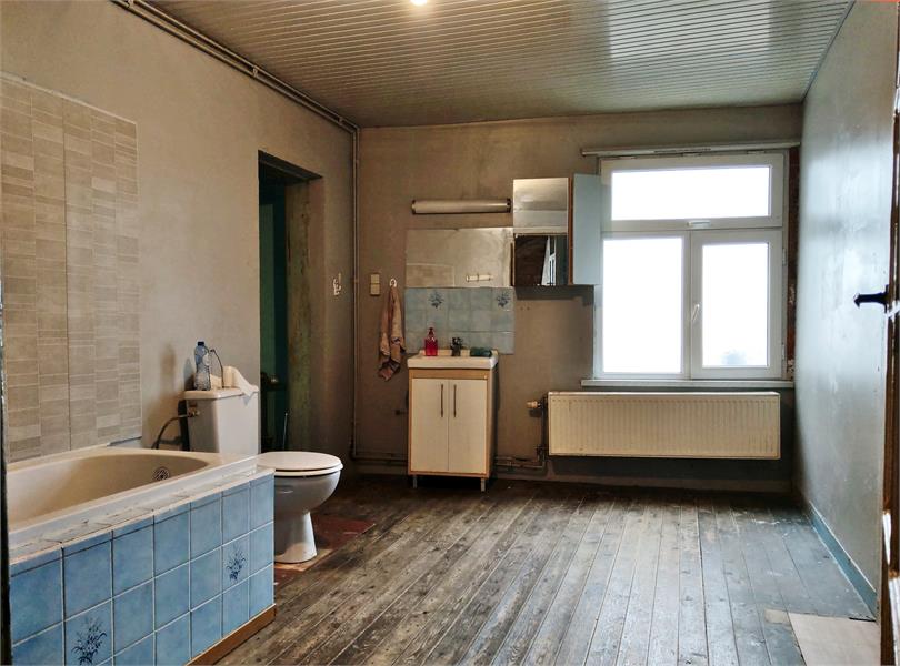 Ruime rijwoning met prachtige voorgevel 