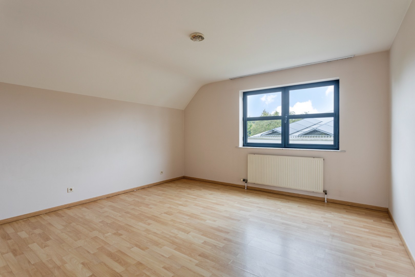 Open bebouwing met 3 slaapkamers, garage en tuin in Haasrode!  – EPC 241 kWh/m² – bewoonbare opp. 201m² 