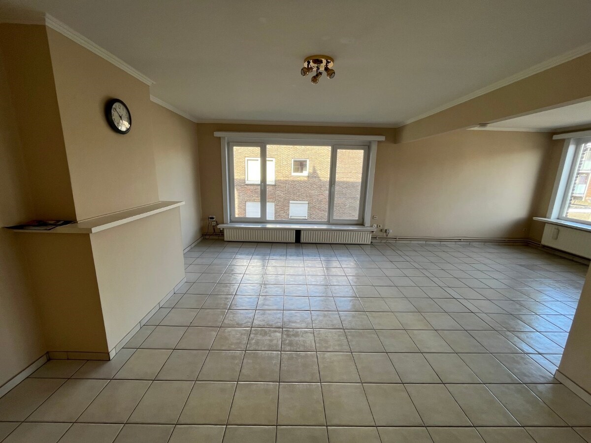 Ruim 2-slp-appartement met garage 