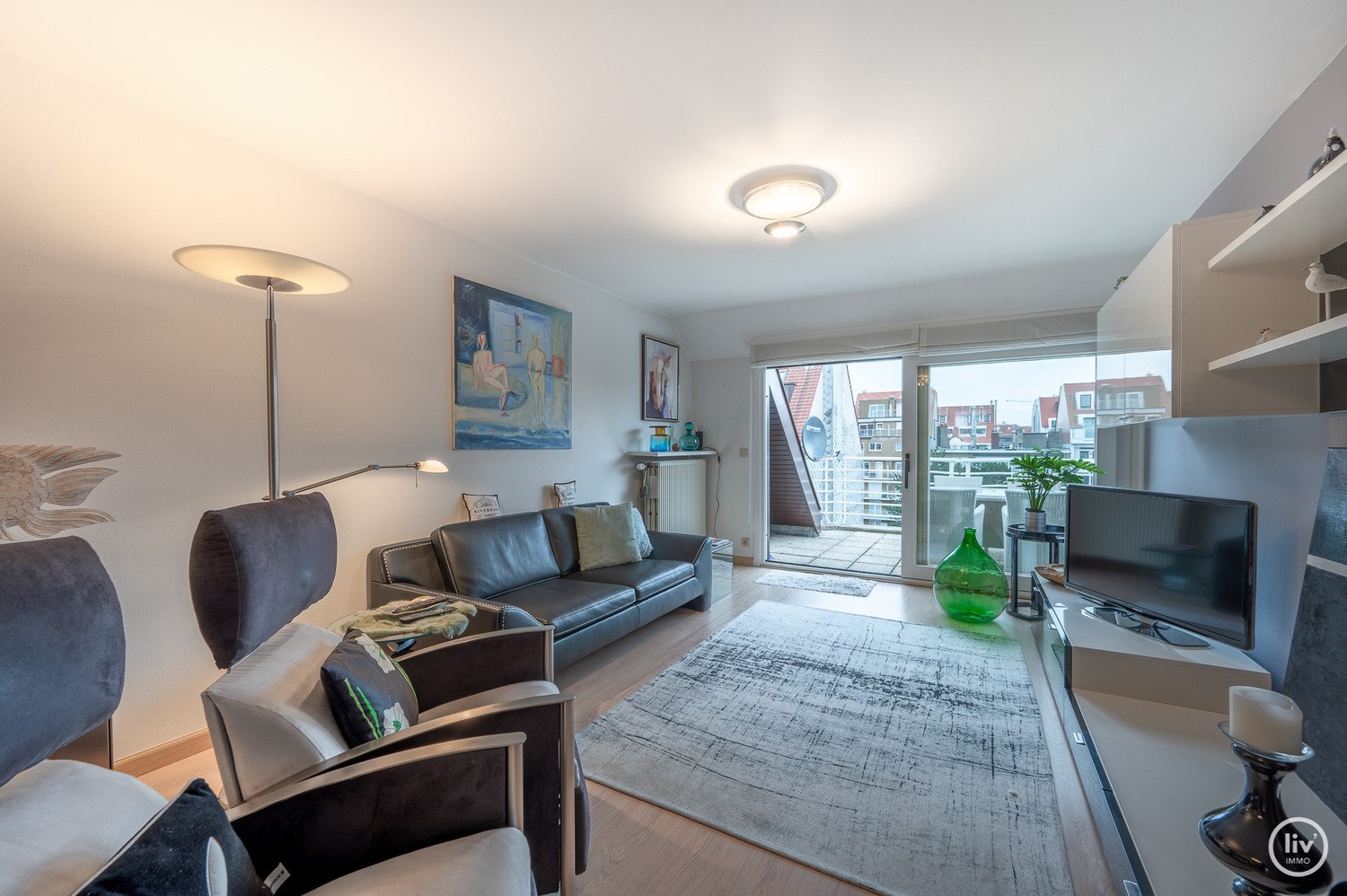 Centraal gelegen triplex-appartement met ruime zonne-terrassen op wandelafstand van de Zeedijk-Albertstrand en Dumortierlaan 