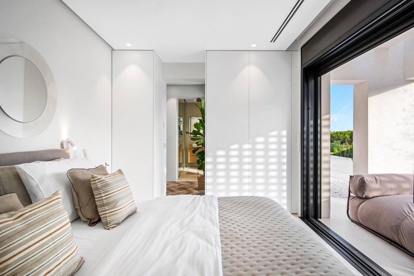 Luxe volledig energiezuinige villa gelegen op Las Colinas 