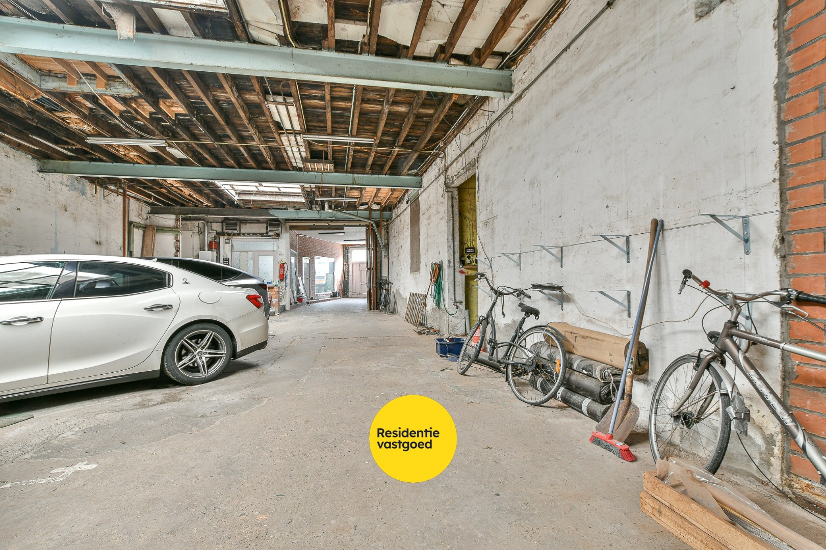 Uniek handelshuis met renovatiepotentieel in het hart van Blankenberge 