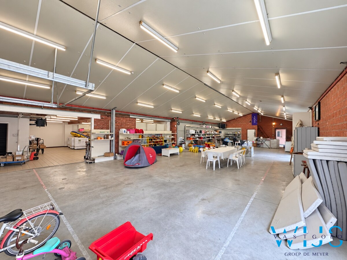 Royaal wonen met maar liefst 910 m² aan multifunctionele bijgebouwen! 