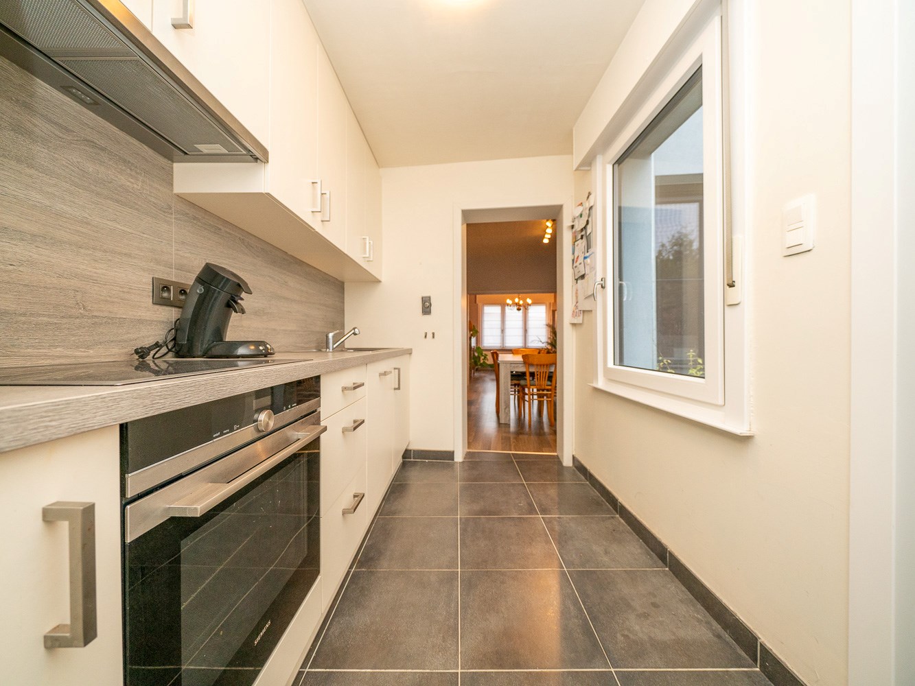 Volledige gerenoveerde 3-gevel woning 