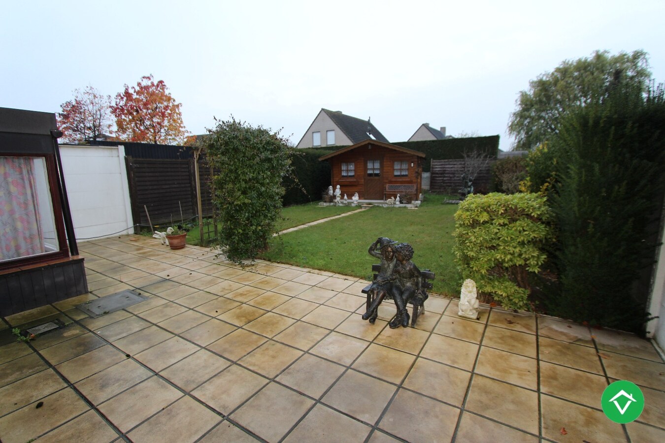 Ruime, stevige woning met 3 slaapkamers, garage en tuin te Izegem 