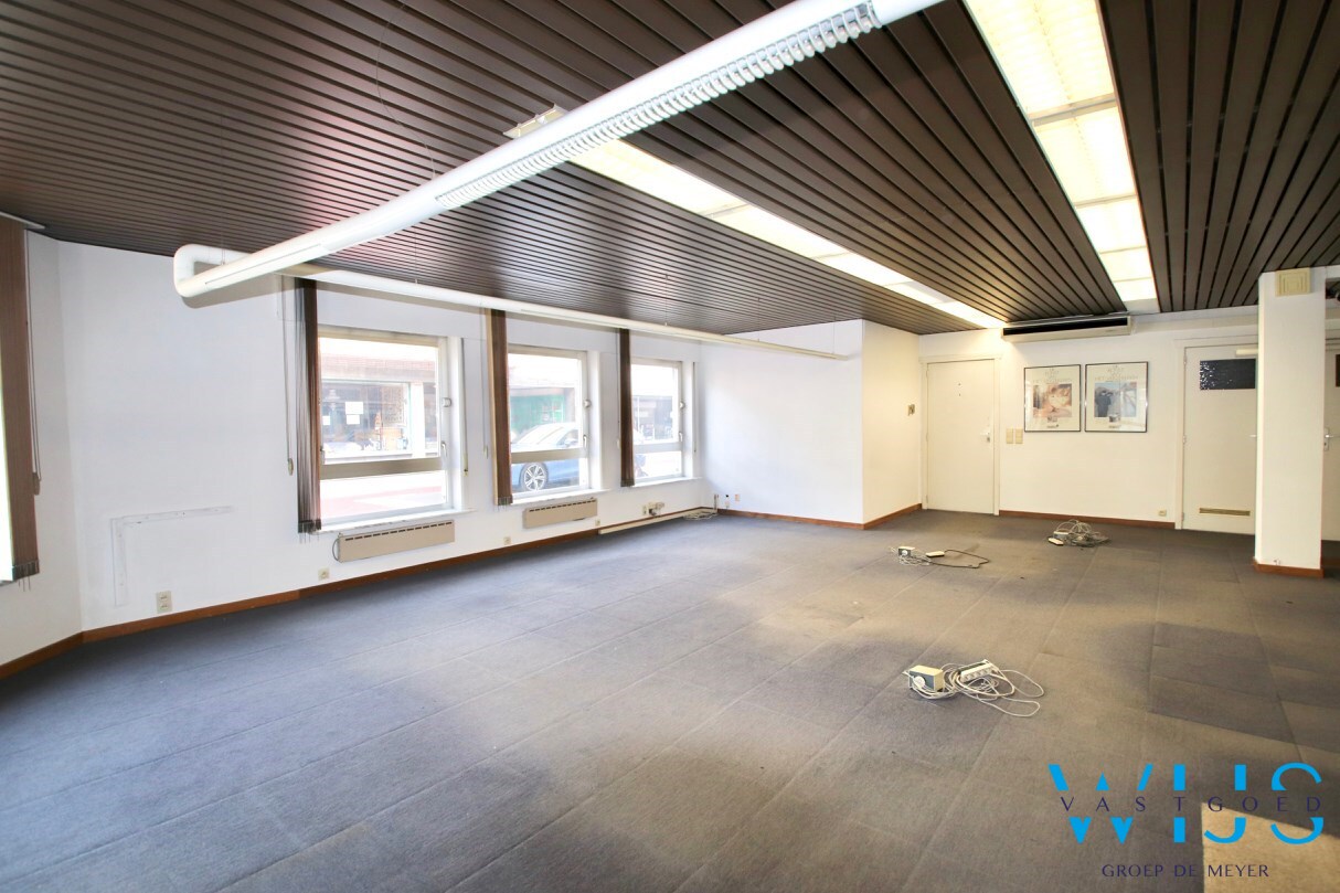 Goed gelegen handelspand te Wachtebeke ! 