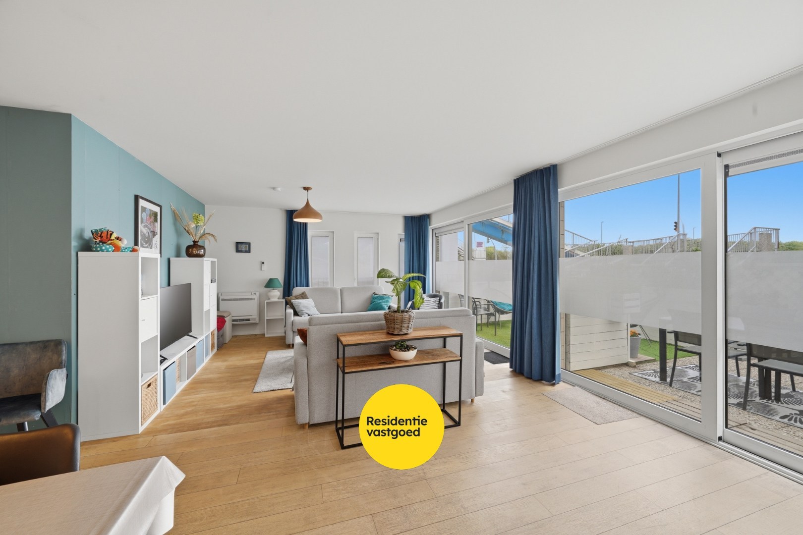 Instapklaar appartement met groot terras in Bredene - vlak bij de zee 