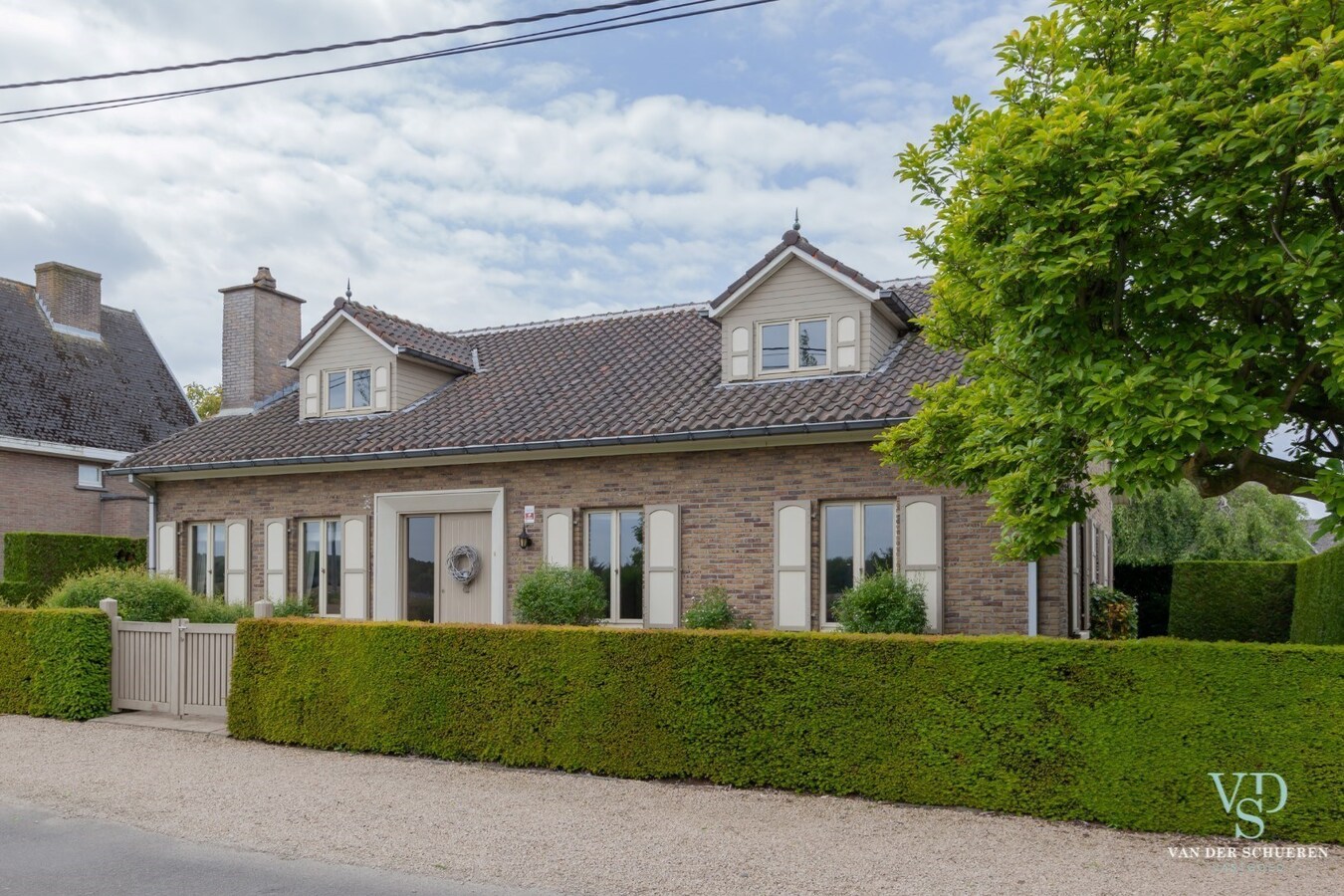 Landelijk wonen  (op gelijkvloers). 