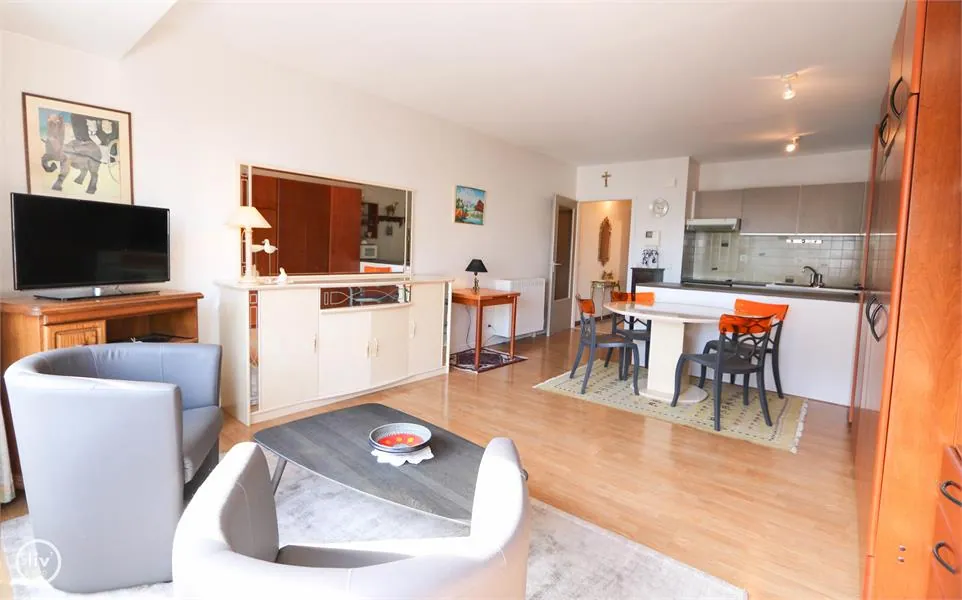 Studio meublé situé sur l'avenue Lippens près de la digue