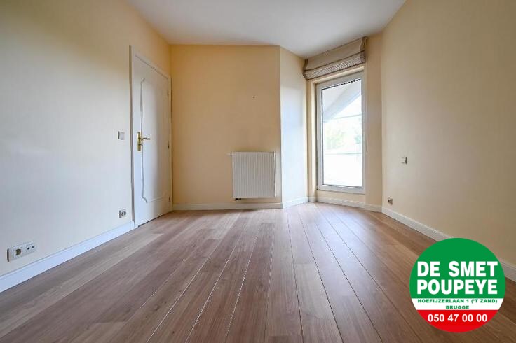 Zonnig hoekappartement nabij het station. 