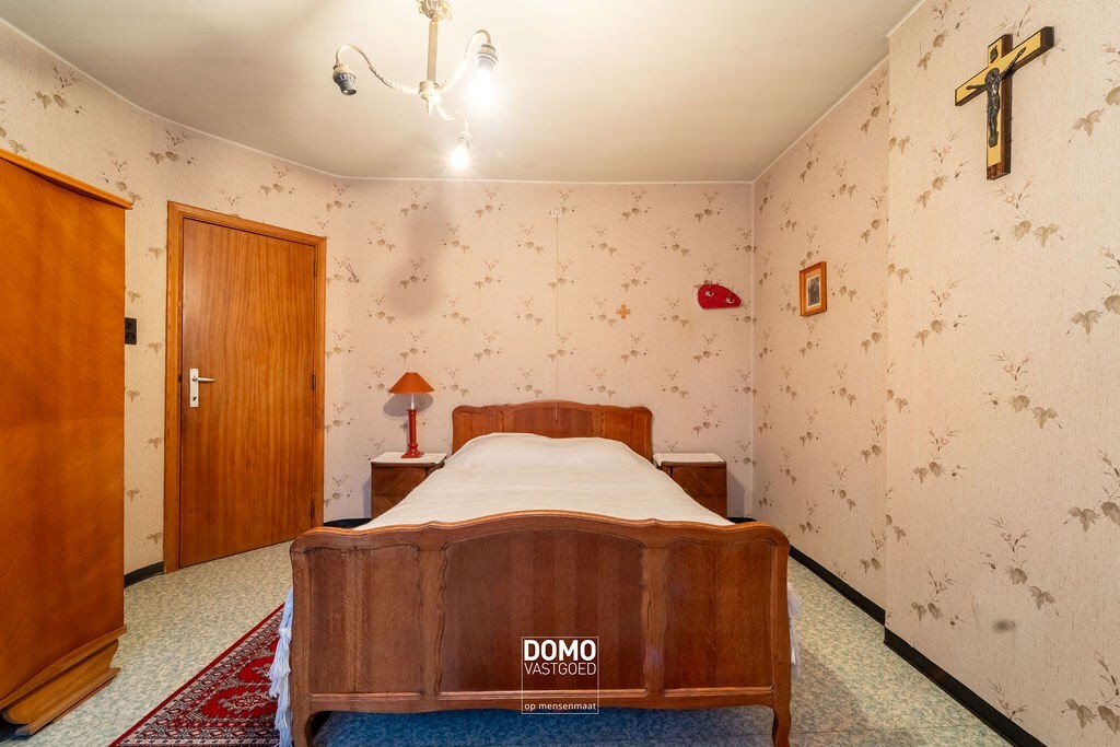 Halfopen bebouwing met grote tuin en 3 slaapkamers 