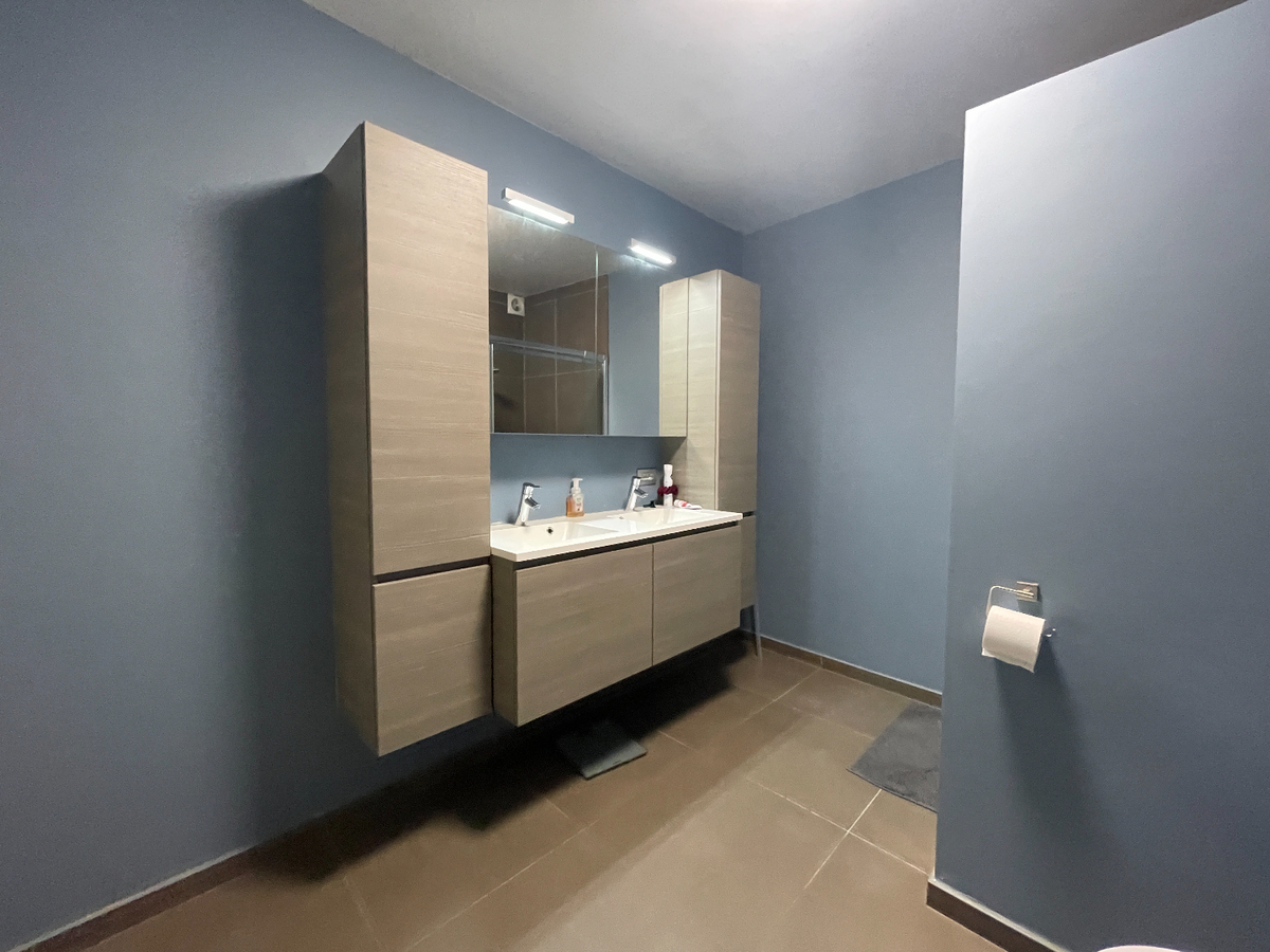 Gelijkvloers, nieuwbouwappartement met 2 slaapkamers en terras te centrum Aartrijke (geen gemeenschappelijke kosten) 