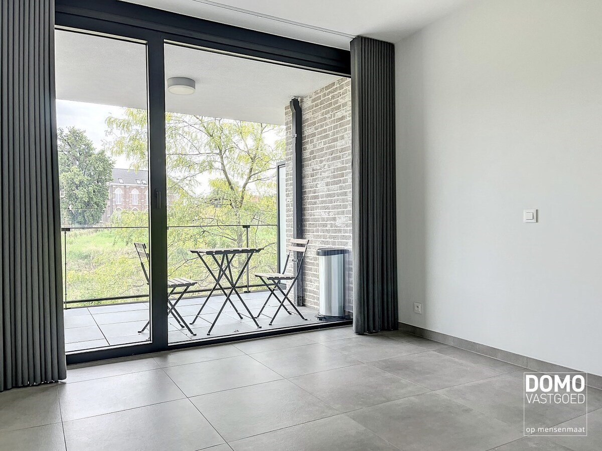 MODERN APPARTEMENT MET TERRAS, LIFT EN 2 SLAAPKAMERS IN DIEPENBEEK 