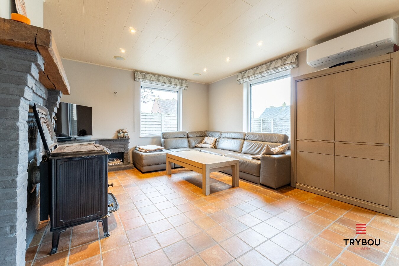 Instapklare gezinswoning met ruime tuin en dubbele garage in Poelkapelle 