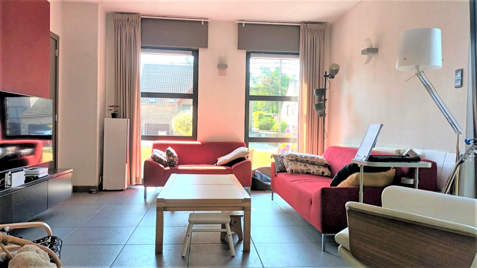 Prachtige villa, rustig gelegen te Houthalen. Dichtbij autosnelwegen en openbaar vervoer. Het centrum van Houthalen op 5 minuten en Hasselt op 15 minuten. 