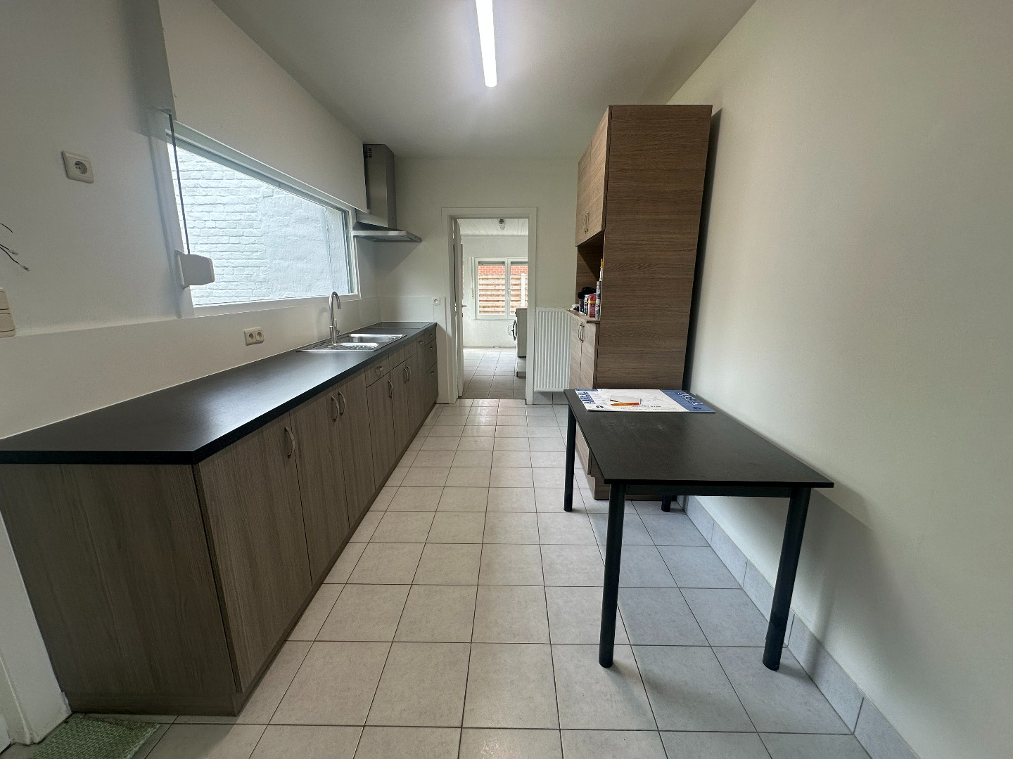Gezellige gerenoveerde woning met 3 slpk, carport en tuintje, rustige ligging te Torhout 