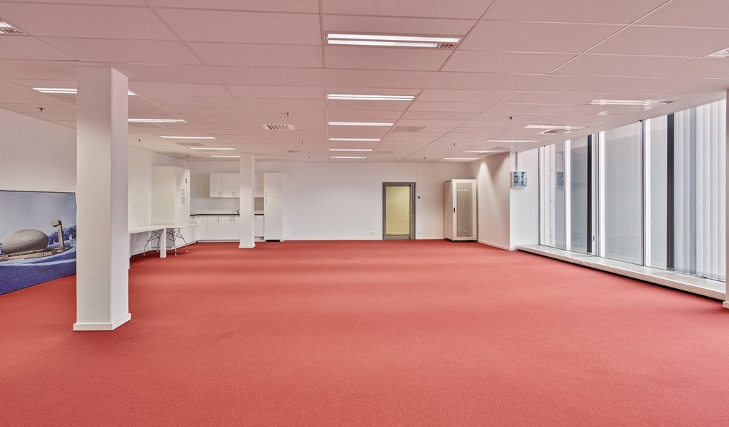 Vernieuwde kantoren te huur in Ahlers Building te Antwerpen