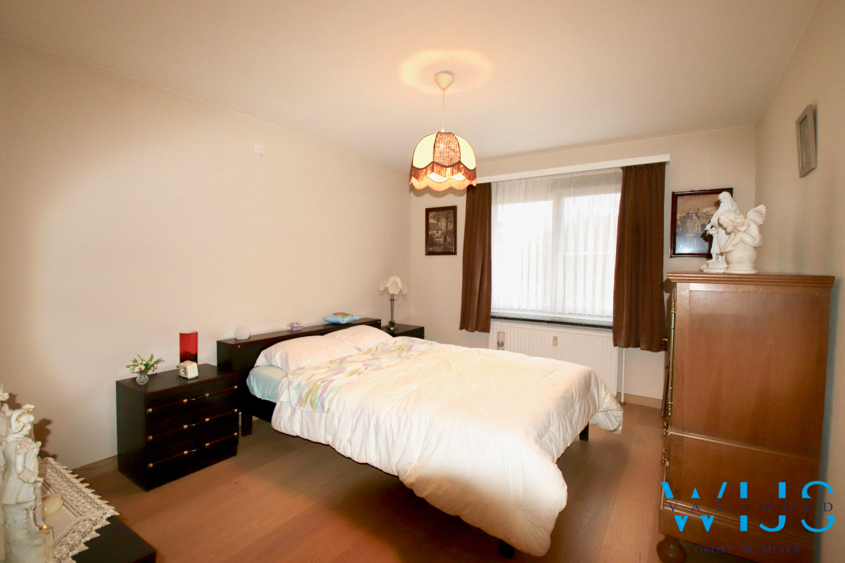 Instapklaar 2 slaapkamerappartement met terras te Wondelgem ! 