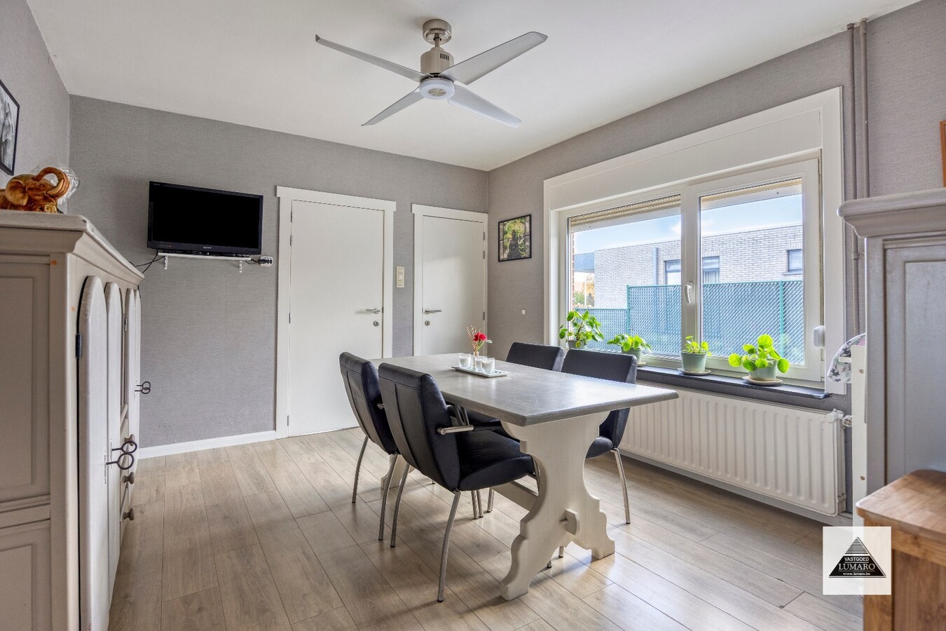 Gezinswoning met 5 slaapkamers, zonnepanelen 