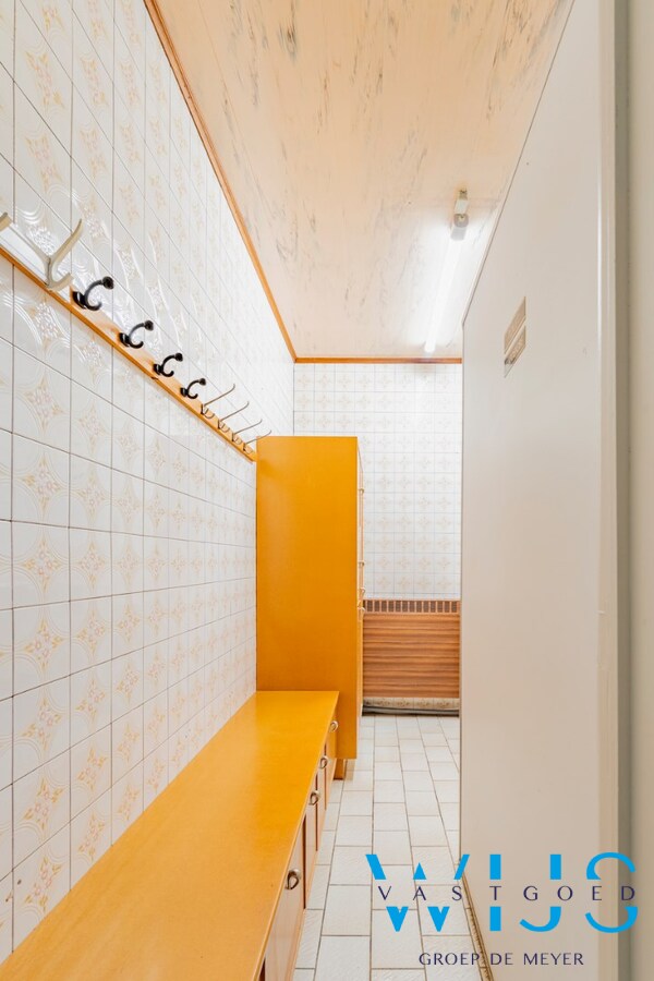 Goed draaiende bakkerij/handelspand te Ertvelde ! 