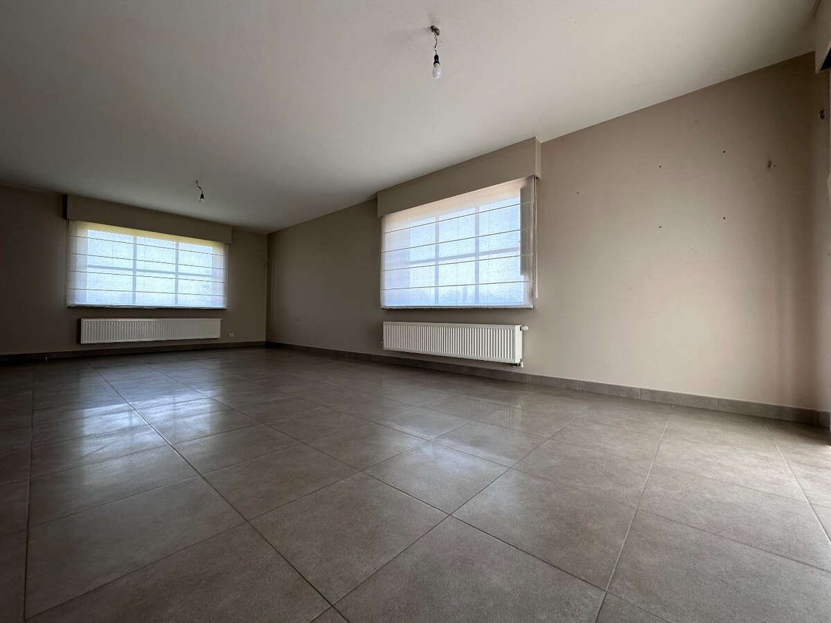 Rustig gelegen alleenstaande woning te Leke 