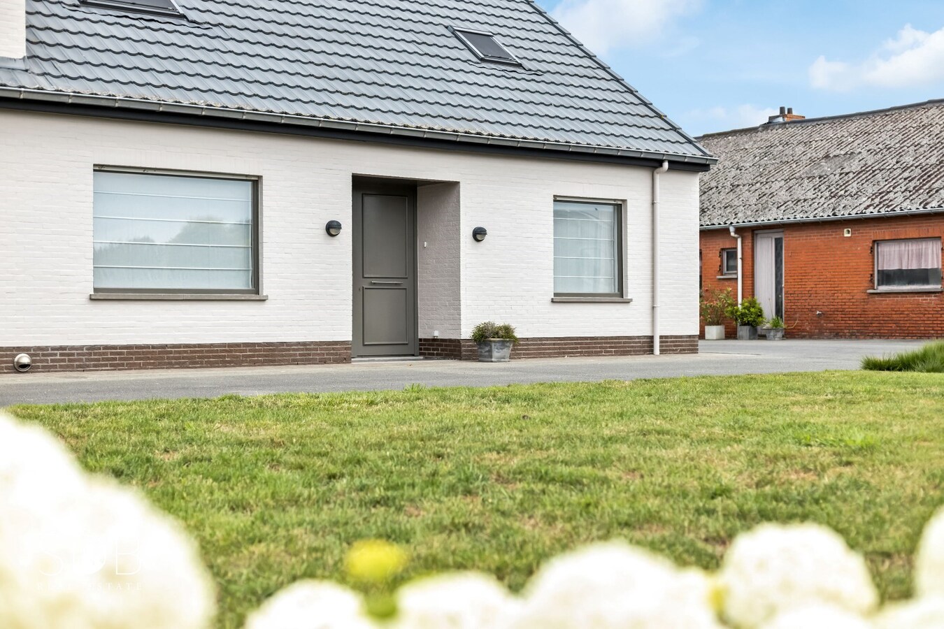 Hedendaagse woning inclusief paardenaccommodatie en graslanden op 4,22ha 