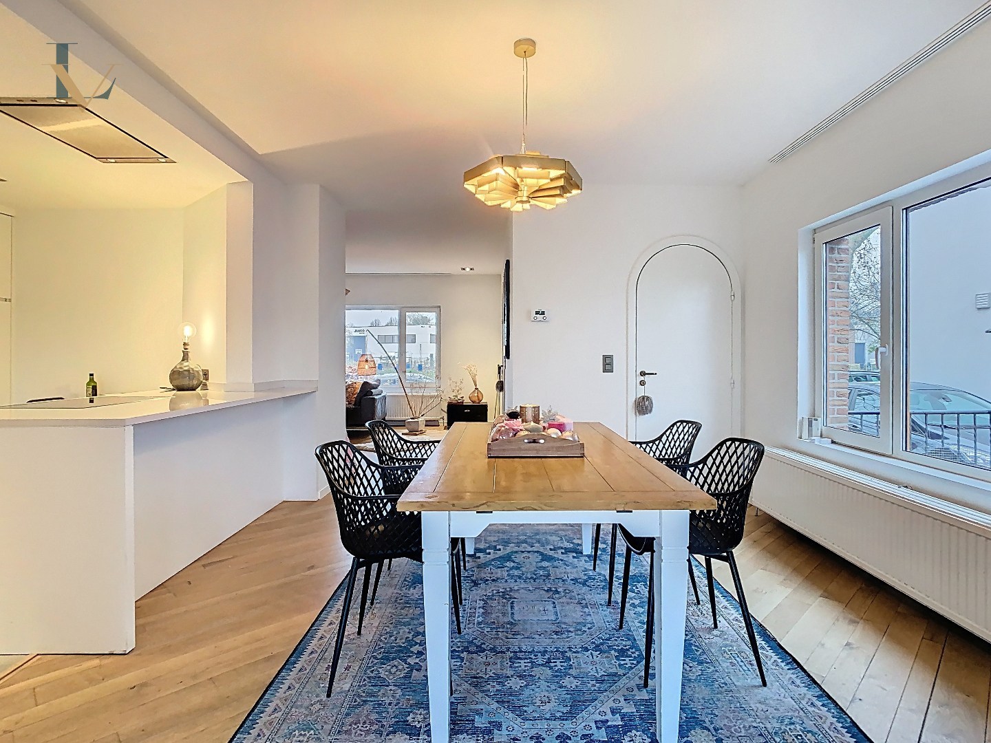 Charmante instapklare woning met 2 slpk. aan de vaart in Schoten nabij het centrum. 