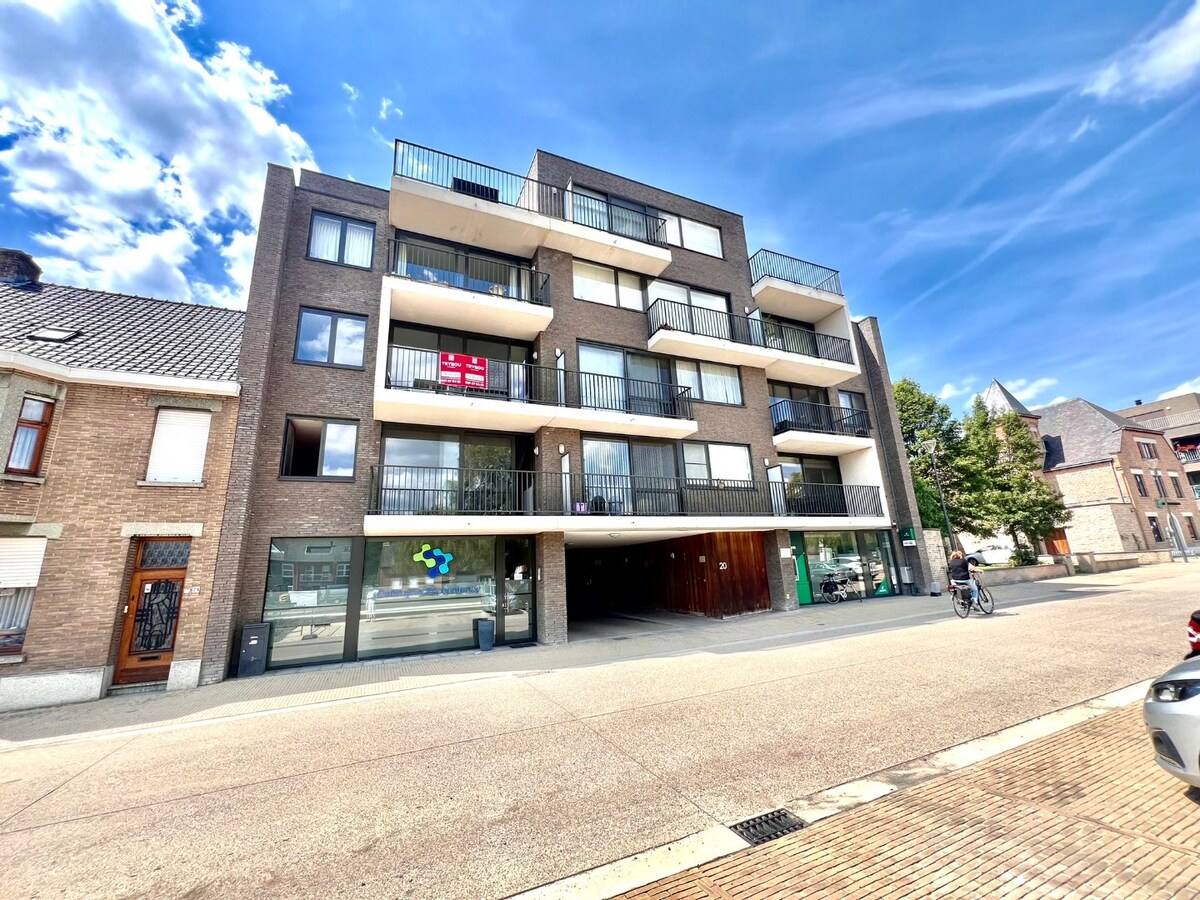 Ruim appartement op de markt van Houthulst 