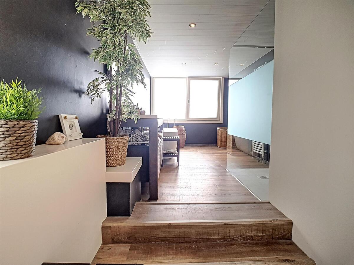 Aangename, volledig gerenoveerde en ruime gezinswoning - Zeebrugge 