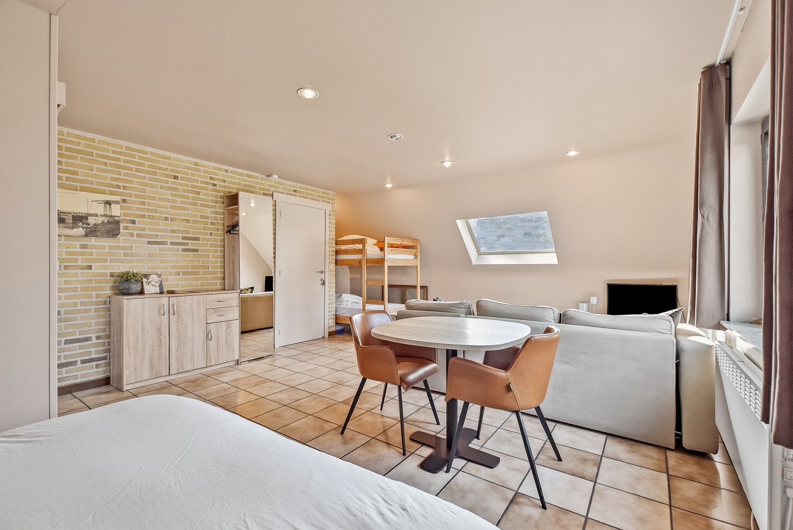 Restaurant met privéwoning en 2 B&amp;B-kamers op 4.370 m² 