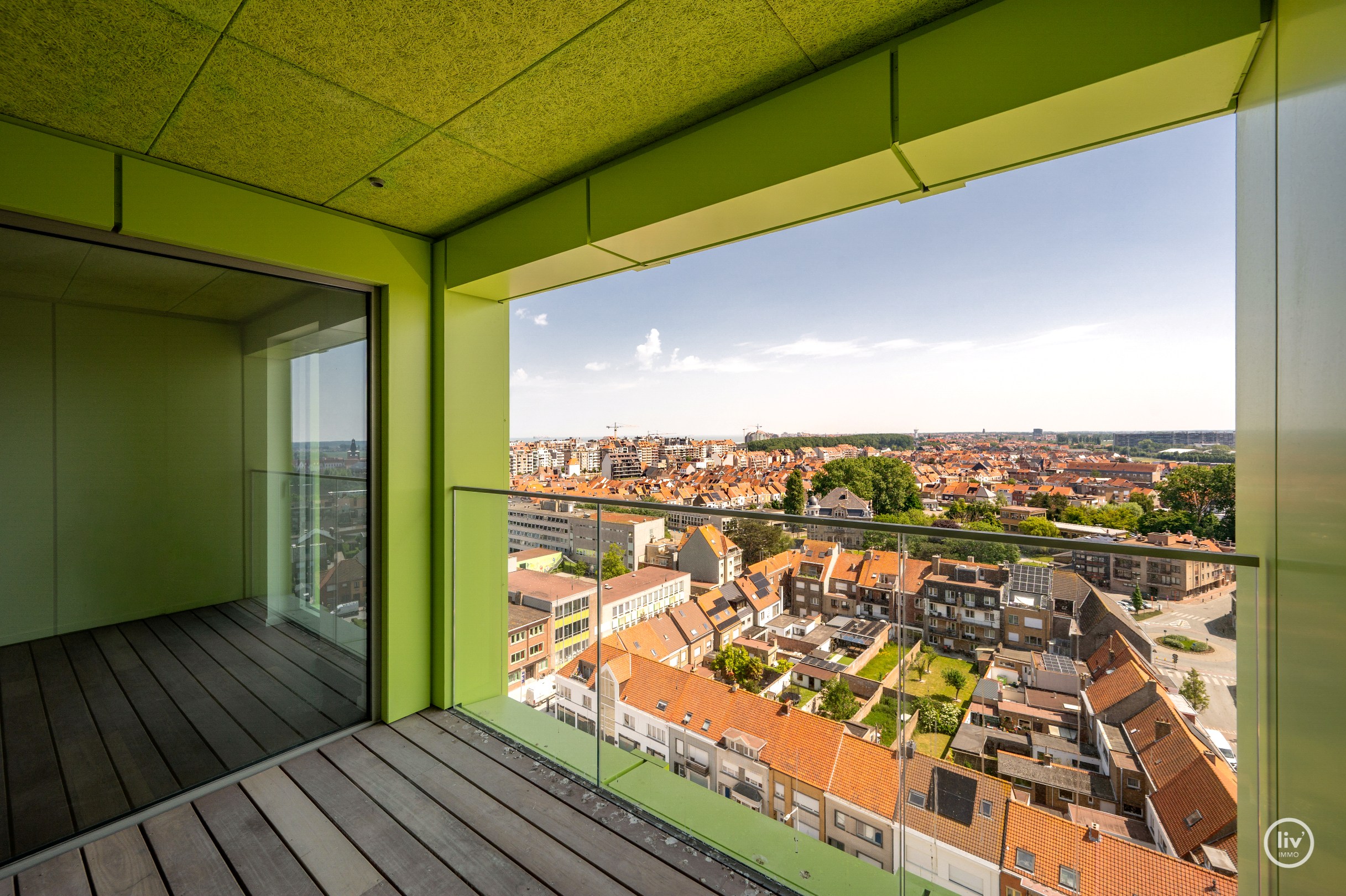 Centraal gelegen 3-kamer appartement te Res. Hoost met ruim terras genietend van zijdelings zeezicht! 