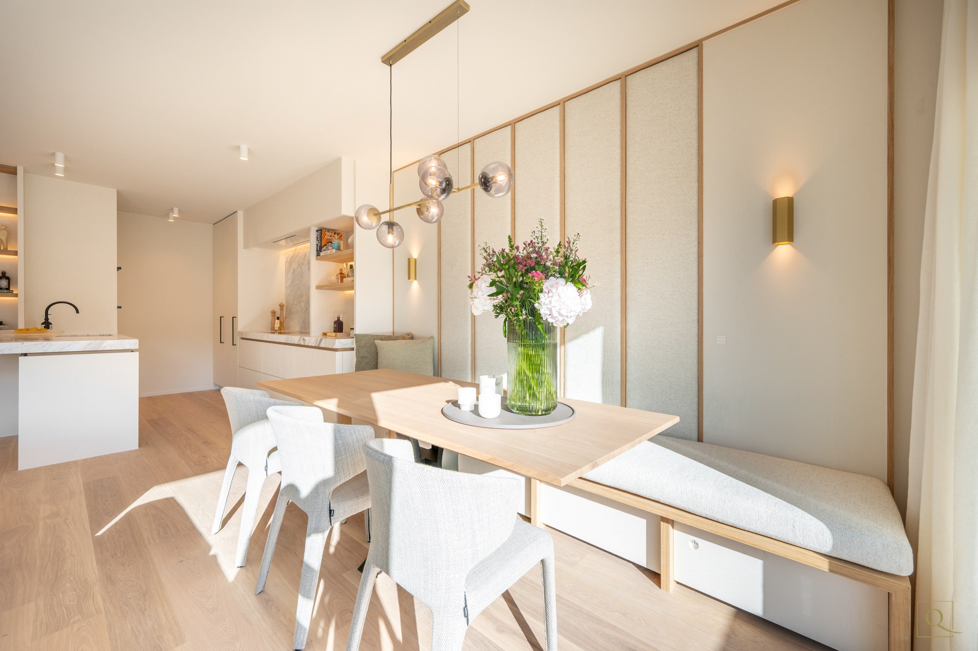Prachtig gerenoveerd 3-SLPK-appartement nabij de Zeedijk 