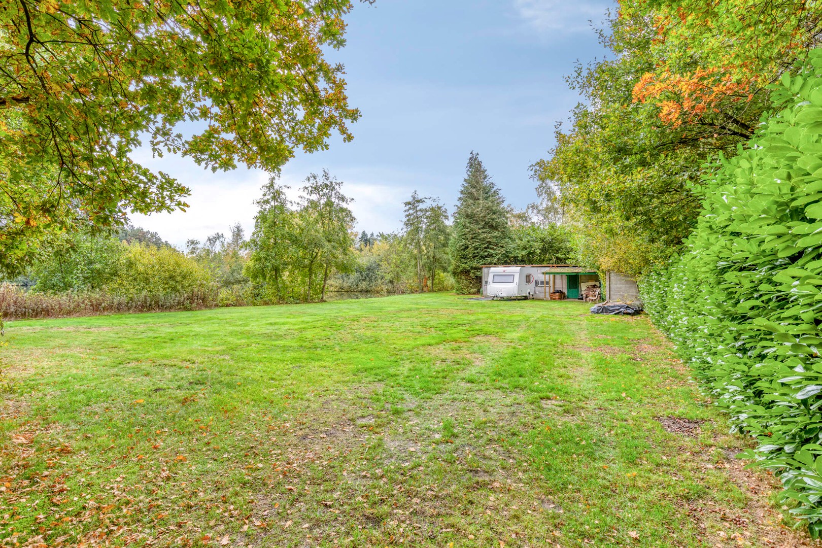 Uniek perceel van 2 ha. en 34 are met 3 prachtige vijvers 