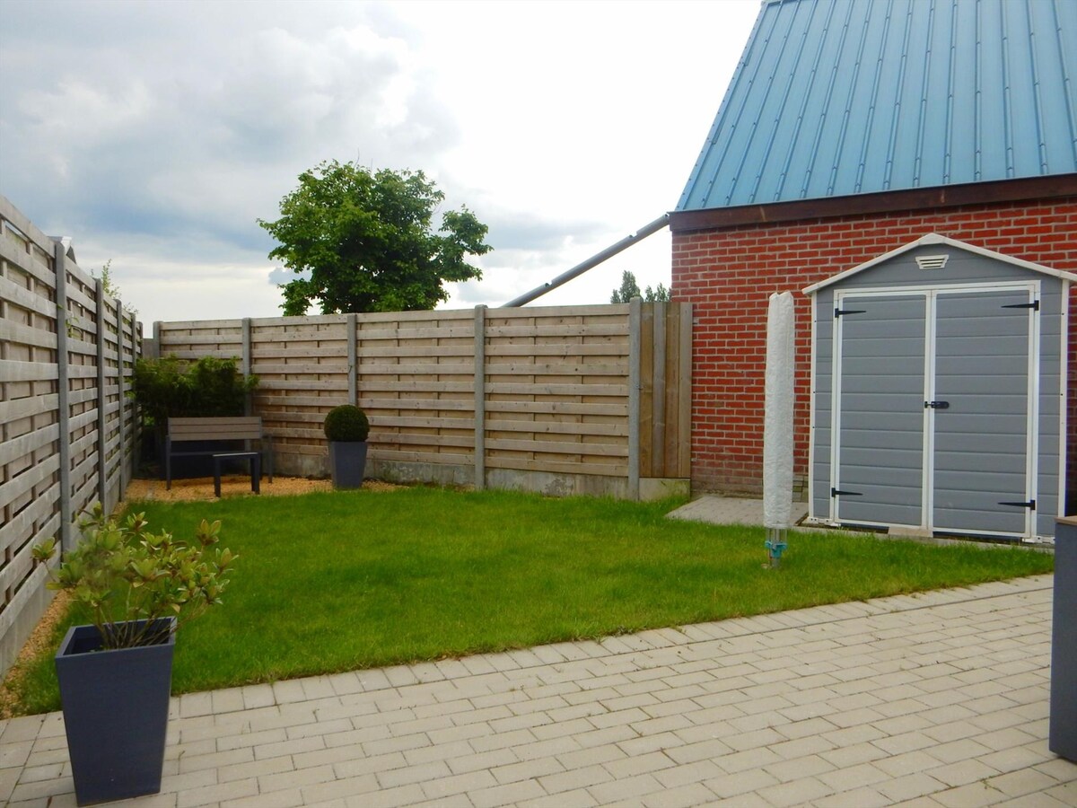 Te huur: ruime woning met 3 slaapkamers, tuin en garage 