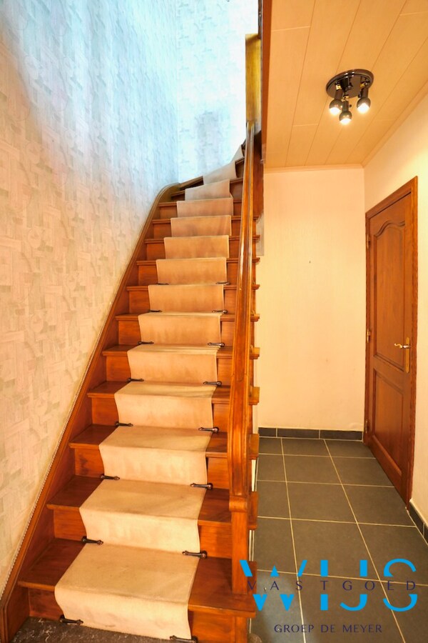 Tof woonhuis in een rustige woonwijk te Ertvelde ! 