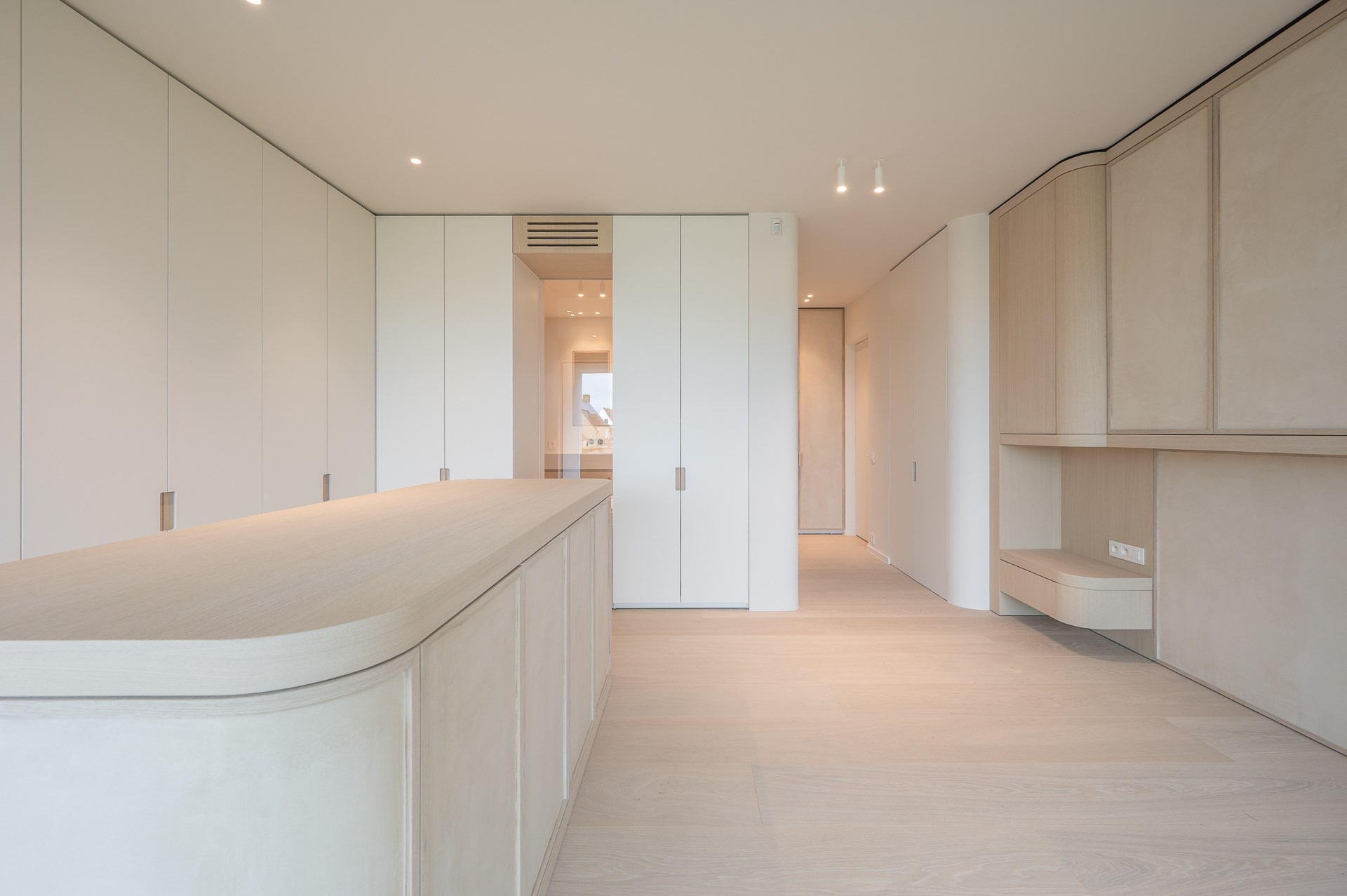 Luxueuze volledig afgewerkte nieuwbouwvilla gelegen aan de rand van het Zoute. 