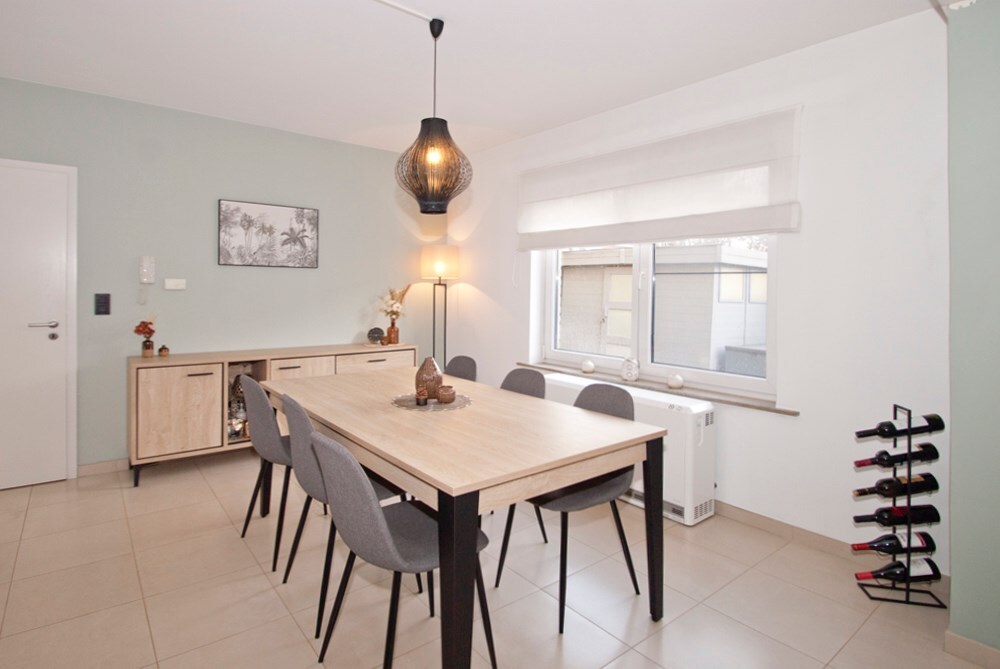 Instapklaar gelijkvloers - 2 slpks - ruim terras - parking 