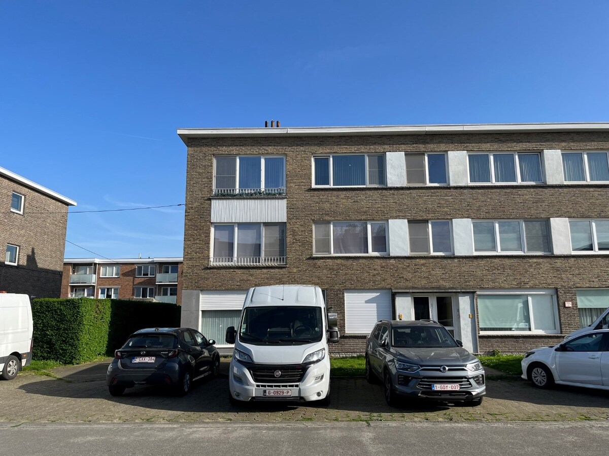 Ruim 2-slp-appartement met garage 