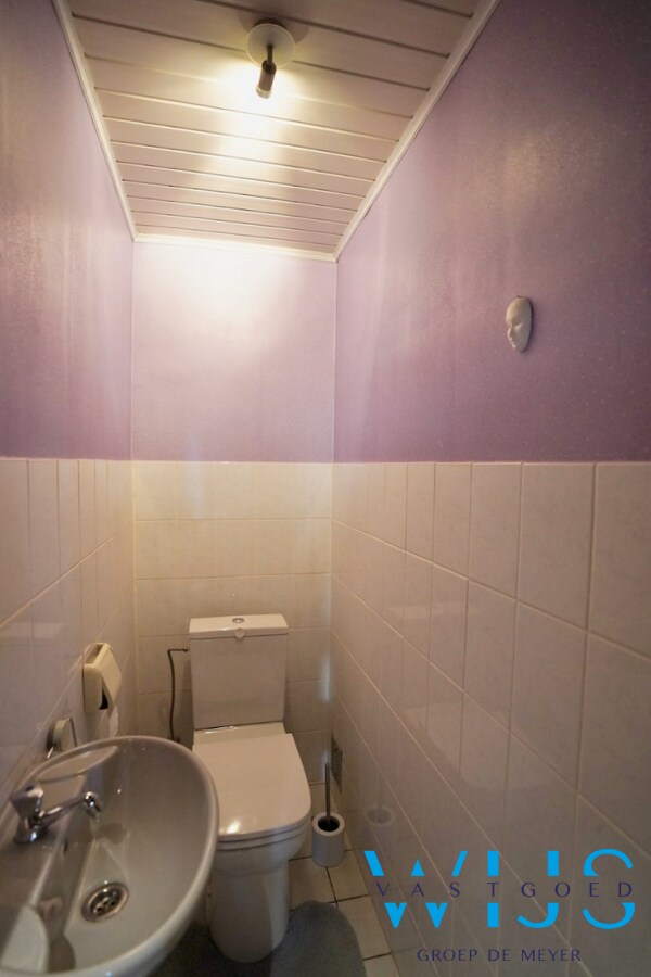 Verrassend ruim woonhuis in het landelijke Sleidinge ! 