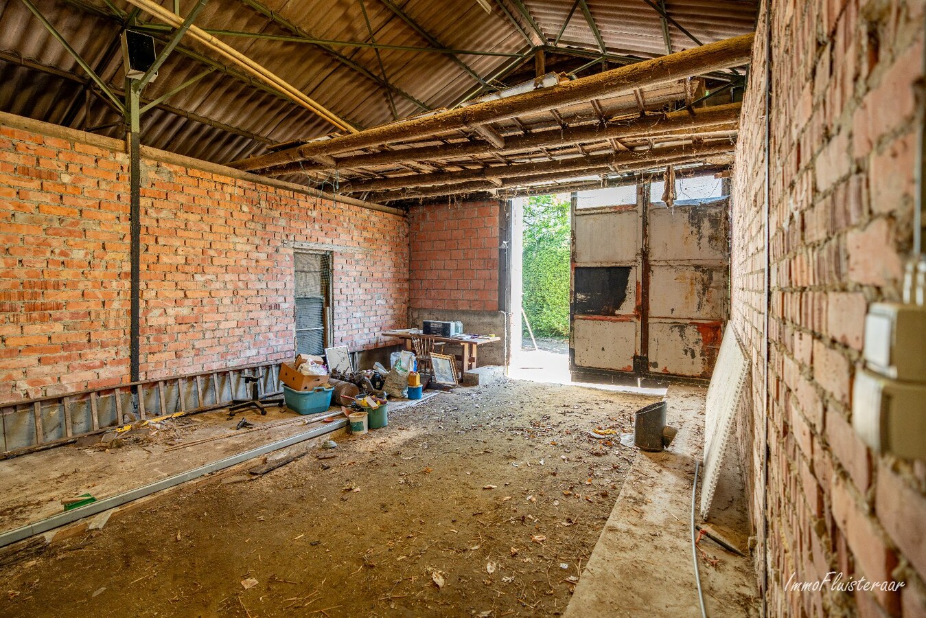 Uniek gelegen te renoveren woning met stalgebouw op ca. 10ha te Herk-de-Stad 