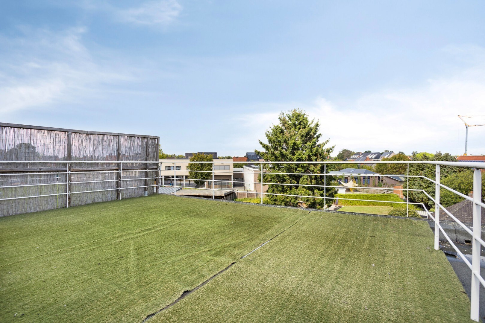 Instapklaar appartement met groot terras in centrum Geel 