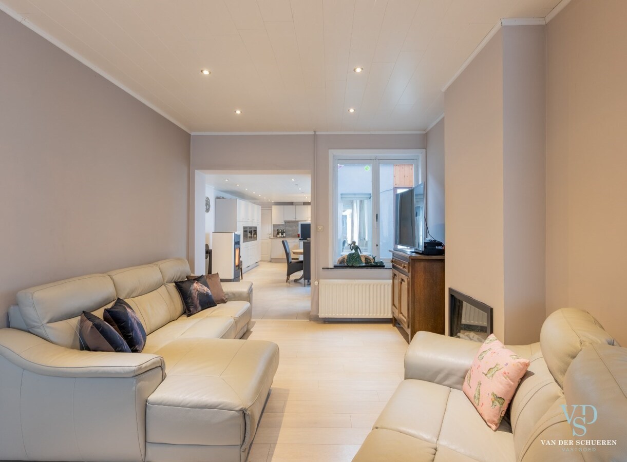 Ruime, gezellige woning met garage én atelier. 