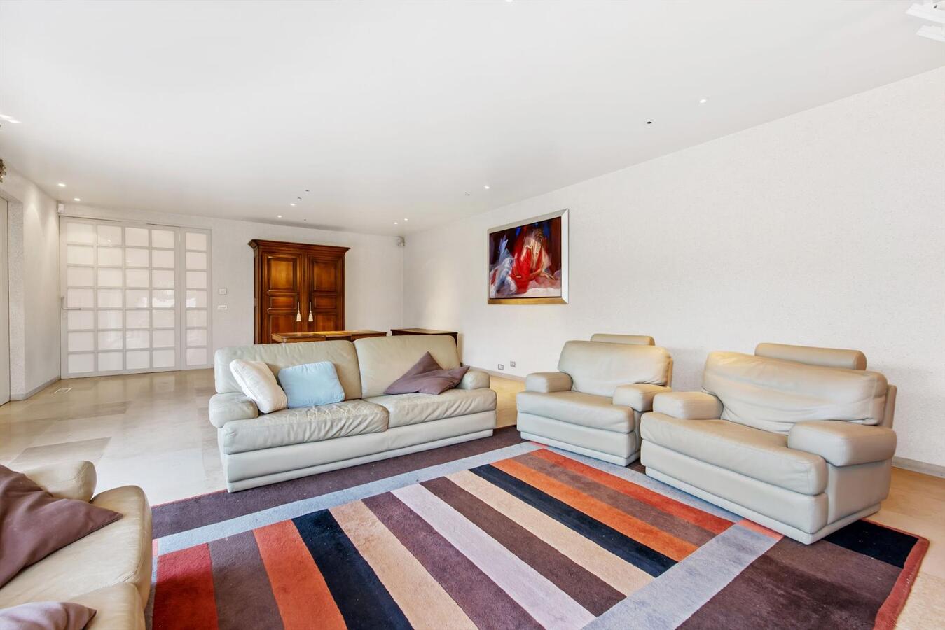 Luxueuze villa met loods (600m²) op terrein van 2100 m² 