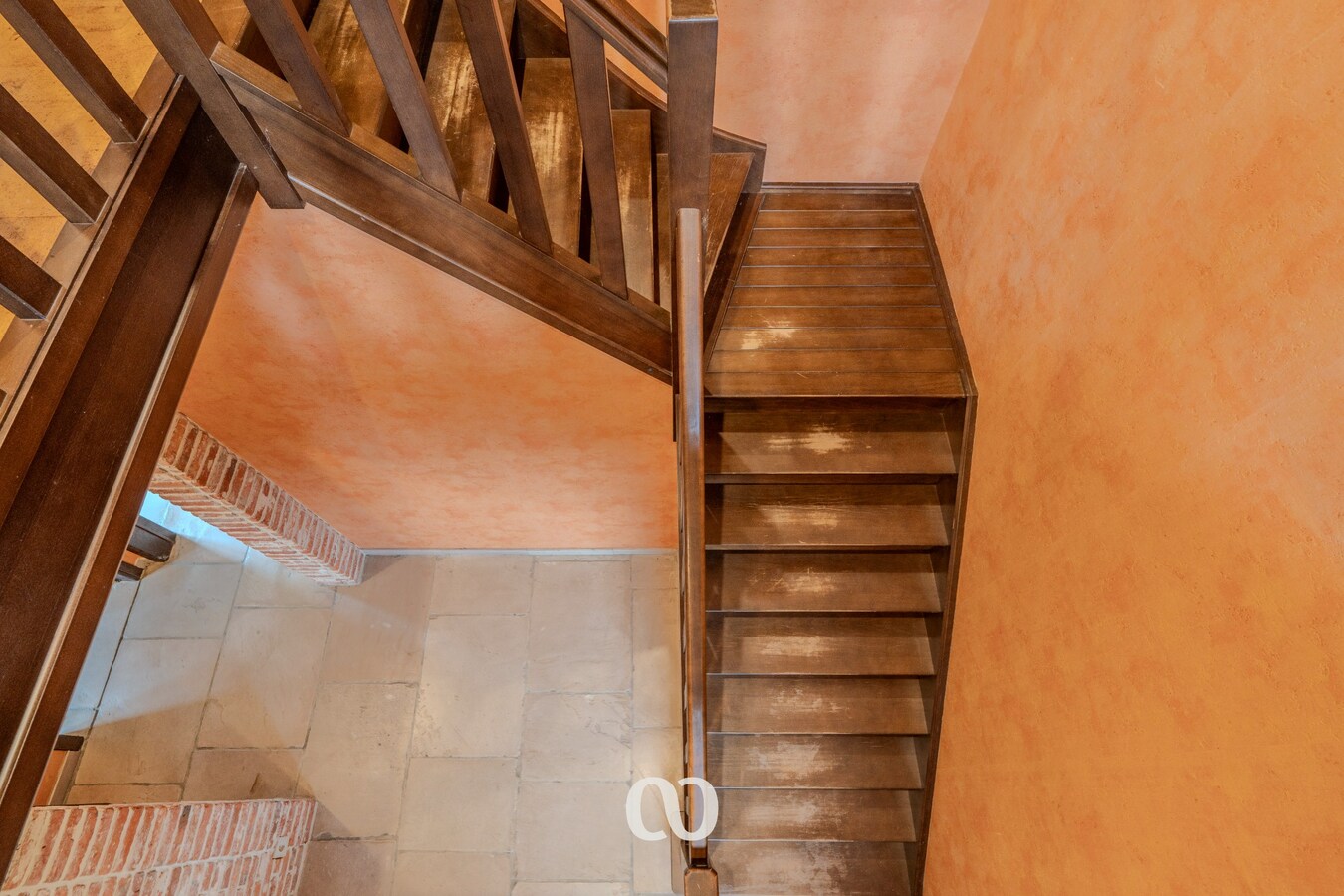 Karaktervolle en ruime woning met 3 slaapkamers en garage nabij het centrum van Oudenaarde 