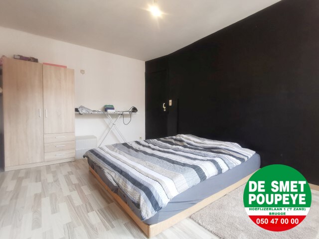 Rijwoning met gemeenschappelijk terras 