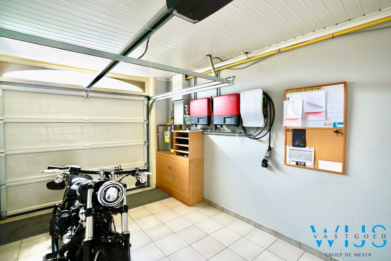 Woonhuis met prachtig zwembad te ERTVELDE ! 