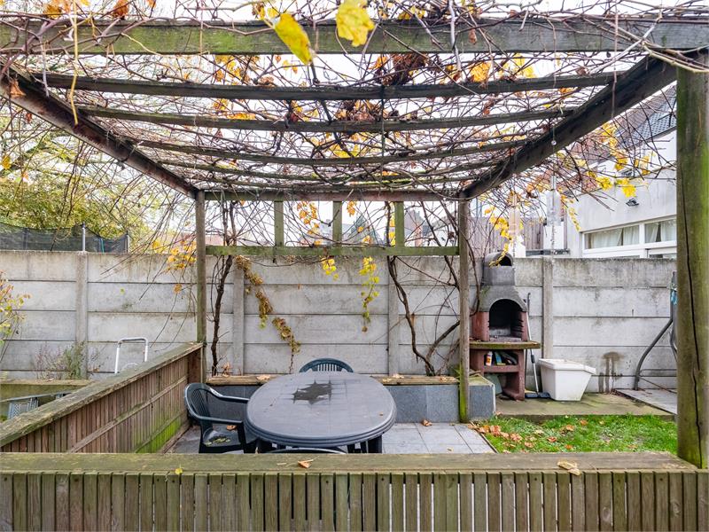 VERKOCHT!! Ruime en instapklare gezinswoning! 