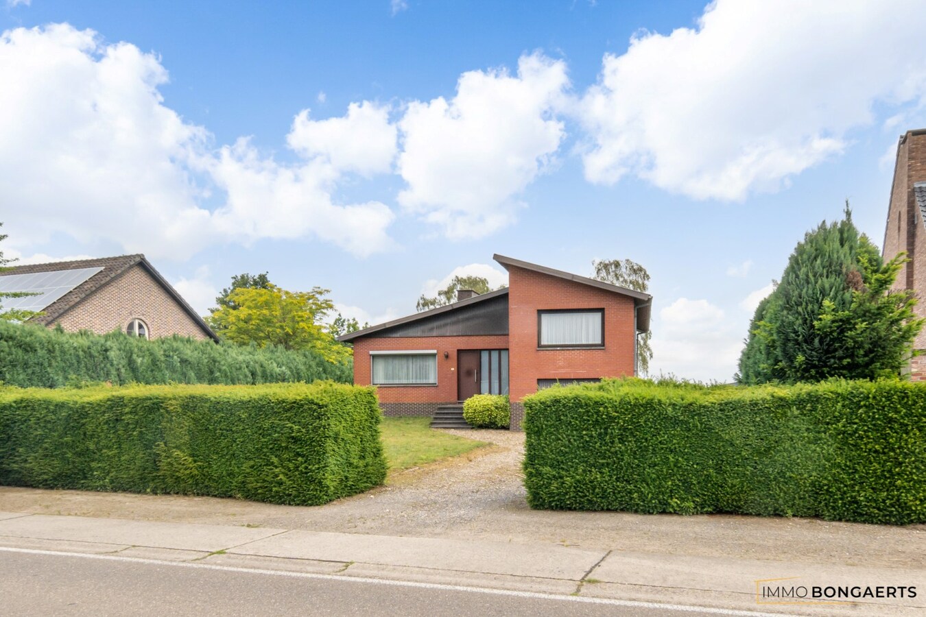 Vrijstaande woning met 3 slaapkamers 